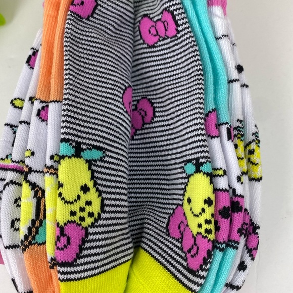Hello Kitty no show socks set of 5,sweet fruit Hello Kitty designs NEW - Picture 8 of 16
